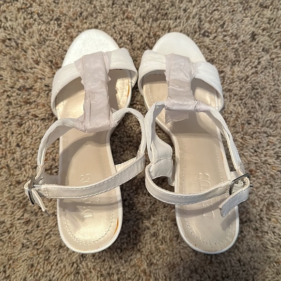 Brand New!! David's Bridal Wedding Shoes - Picture 3 of 9